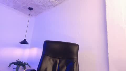 Snapshot of _emilywalker1 chatting on 12.30.24 Emily walker online show from 12.30.24