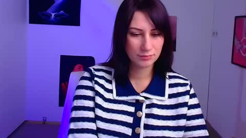 Snapshot of _emma_lay chatting on 01.28.25 Emma online show from 01.28.25