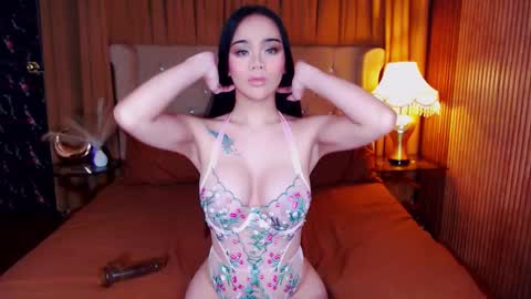 Snapshot of _empressvalerie_ chatting on 09.27.25 _empressvalerie_ online show from 09.27.25