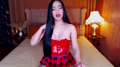 Snapshot of _empressvalerie_ chatting on 11.17.25 _empressvalerie_ online show from 11.17.25