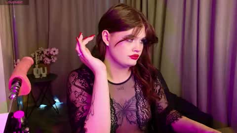 Snapshot of _evalane chatting on 10.16.25 Eva Lane online show from 10.16.25
