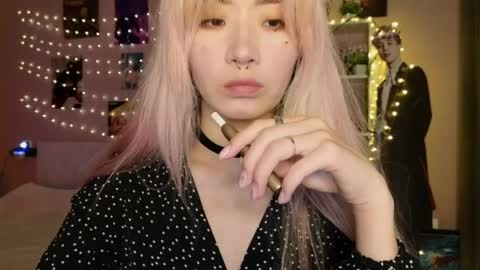 EveEva online show from 04.19.26