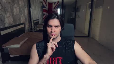 Snapshot of _fatrabbit chatting on 12.04.24 Keanu online show from 12.04.24