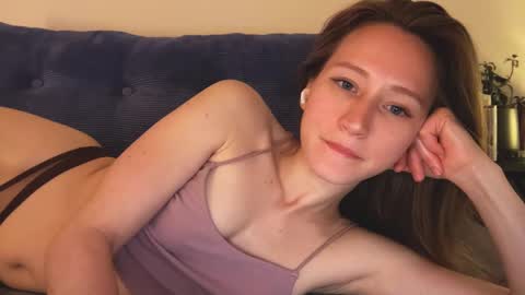 Snapshot of _feli_ chatting on 02.22.25 all my social online show from 02.22.25