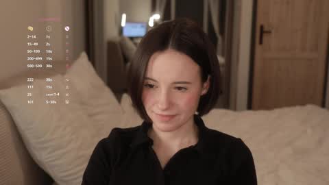 Essie  online show from 03.02.26