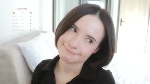 Essie  online show from 03.29.26