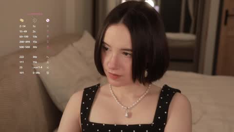 Essie  online show from 04.01.26