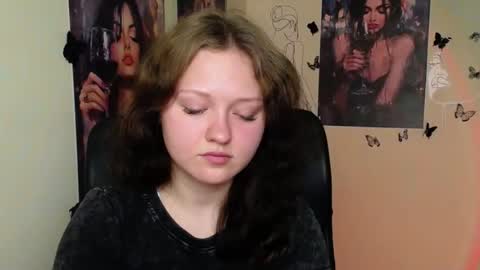Snapshot of _foxy_lady chatting on 07.15.26 Alice online show from 07.15.26