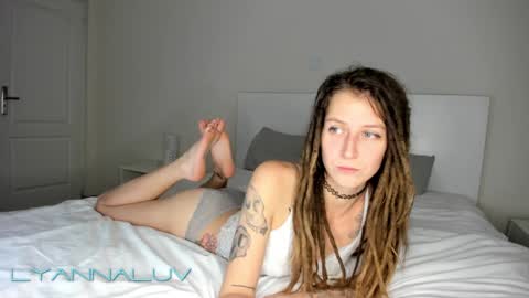 Snapshot of _fuckinparadise chatting on 01.10.25 Lyanna and Derek online show from 01.10.25