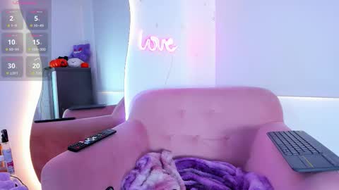 Snapshot of _gabbyx_ chatting on 09.21.25 Gabby online show from 09.21.25