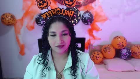 Snapshot of _gia_dior chatting on 10.10.25 Gia Independent model online show from 10.10.25