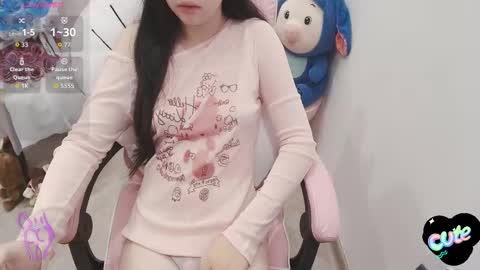 Snapshot of _girlcute_ chatting on 10.08.25 Anna online show from 10.08.25