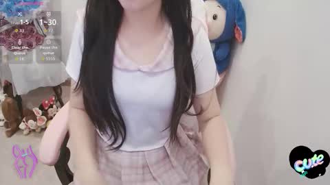 Snapshot of _girlcute_ chatting on 10.11.25 Anna online show from 10.11.25