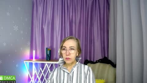 _greybunny_ online show from 10.18.25