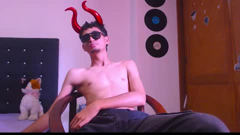 GsusssFeets online show from 10.31.25