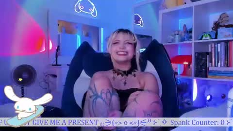 Snapshot of _heavenly_blue_ chatting on 07.14.26 Bluey online show from 07.14.26
