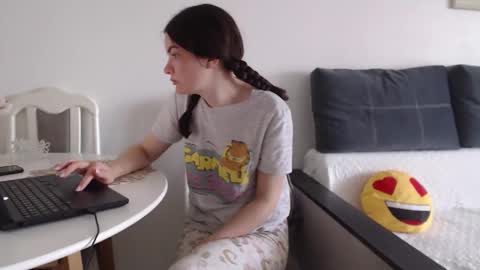 Snapshot of _hidden_frommymoom_ chatting on 03.15.26 Criss4u online show from 03.15.26