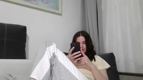 Snapshot of _hidden_frommymoom_ chatting on 03.15.26 Criss4u online show from 03.15.26