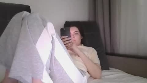 Snapshot of _hidden_frommymoom_ chatting on 03.16.26 Criss4u online show from 03.16.26