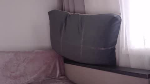 Snapshot of _hidden_frommymoom_ chatting on 03.19.26 Criss4u online show from 03.19.26