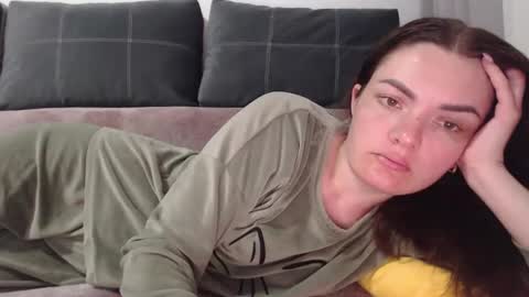 Snapshot of _hidden_frommymoom_ chatting on 03.24.26 Criss4u online show from 03.24.26