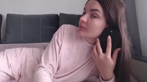 Snapshot of _hidden_frommymoom_ chatting on 03.28.26 Criss4u online show from 03.28.26