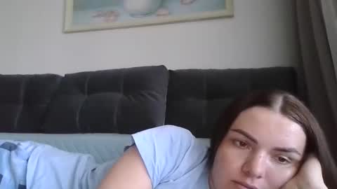 Snapshot of _hidden_frommymoom_ chatting on 04.14.26 Criss4u online show from 04.14.26