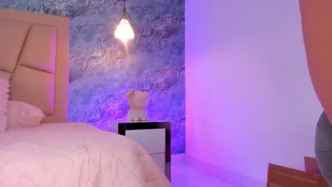 Snapshot of _hollywood_1 chatting on 10.17.25 Hollywood online show from 10.17.25