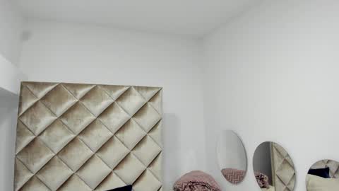 Darlis  online show from 12.29.24