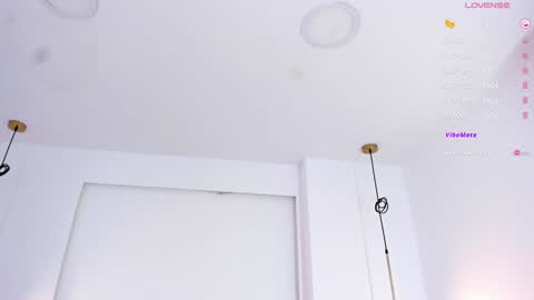 Darlis  online show from 01.23.25