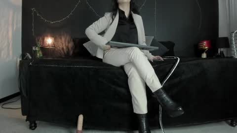 Miss Jade online show from 12.31.24