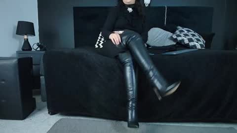 Snapshot of _jade_16 chatting on 10.20.25 Miss Jade online show from 10.20.25