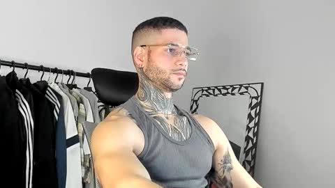 Snapshot of _jamesleandros chatting on 11.26.25 jeison online show from 11.26.25