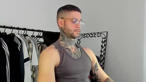 Snapshot of _jamesleandros chatting on 11.26.25 jeison online show from 11.26.25