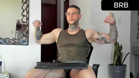 Snapshot of _jamesleandros chatting on 12.14.25 jeison online show from 12.14.25