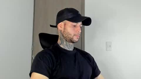 Snapshot of _jamesleandros chatting on 01.09.26 jeison online show from 01.09.26