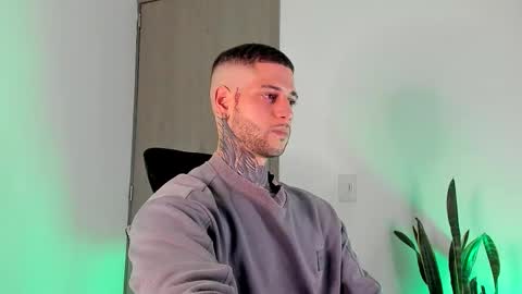 Snapshot of _jamesleandros chatting on 02.03.26 jeison online show from 02.03.26