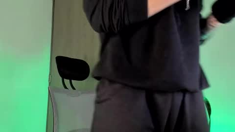 Snapshot of _jamesleandros chatting on 02.07.26 jeison online show from 02.07.26