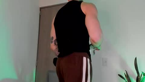 Snapshot of _jamesleandros chatting on 02.25.26 jeison online show from 02.25.26