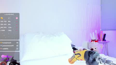 Snapshot of _jasminnee_ chatting on 12.23.24 _jasminnee_ online show from 12.23.24