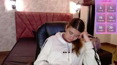 Snapshot of _jeessy chatting on 10.27.25 _jeessy online show from 10.27.25