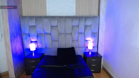 Mia online show from 10.11.25