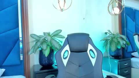 _julisweet_ online show from 11.24.25