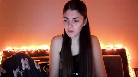 _just_a_simple_girl online show from 12.21.24