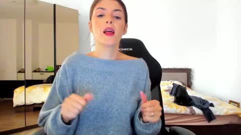 Snapshot of _just_a_simple_girl chatting on 10.24.25 _just_a_simple_girl online show from 10.24.25