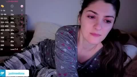 Snapshot of _just_a_simple_girl chatting on 05.01.26 _just_a_simple_girl online show from 05.01.26