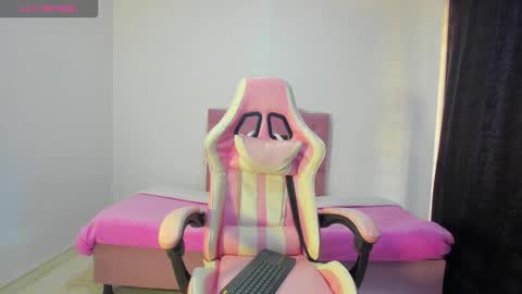 Snapshot of _kaatty_sweet_ chatting on 10.23.25 Kaatty online show from 10.23.25