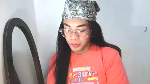 Snapshot of _karie_ chatting on 10.07.25 _karie_ online show from 10.07.25