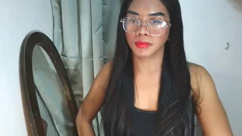 Snapshot of _karie_ chatting on 10.08.25 _karie_ online show from 10.08.25