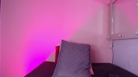 Snapshot of _kendall_07 chatting on 09.29.25 Kendall online show from 09.29.25